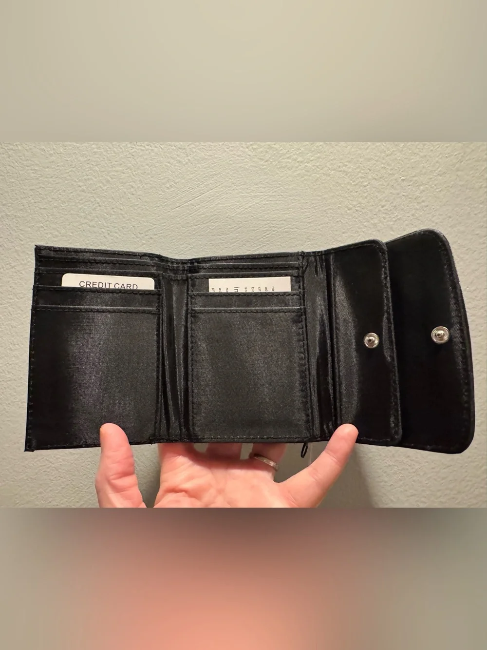 Moda Bella Black Faux Leather Tri-Fold Wallet - Picture 10 of 10